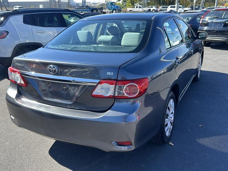 Toyota Corolla 4dr Sdn Auto LE (Natl) 2013