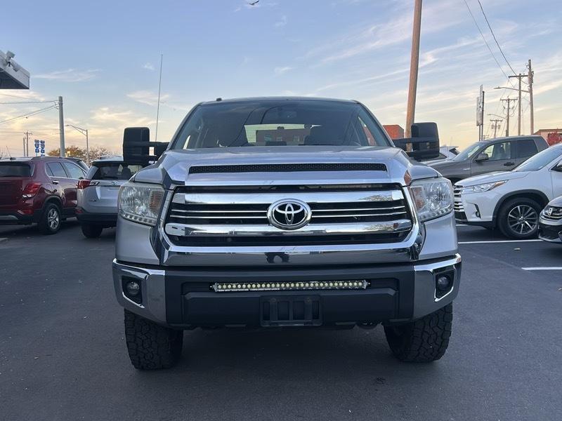 Toyota Tundra SR5 5.7L V8 CrewMax 4WD 2016