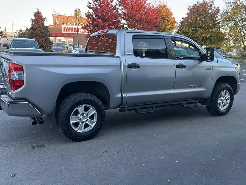 Toyota Tundra SR5 5.7L V8 CrewMax 4WD 2016
