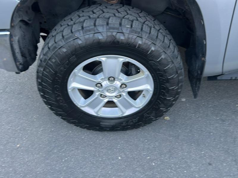 Toyota Tundra SR5 5.7L V8 CrewMax 4WD 2016