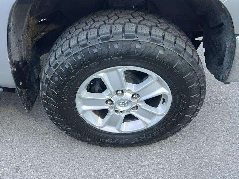 Toyota Tundra SR5 5.7L V8 CrewMax 4WD 2016