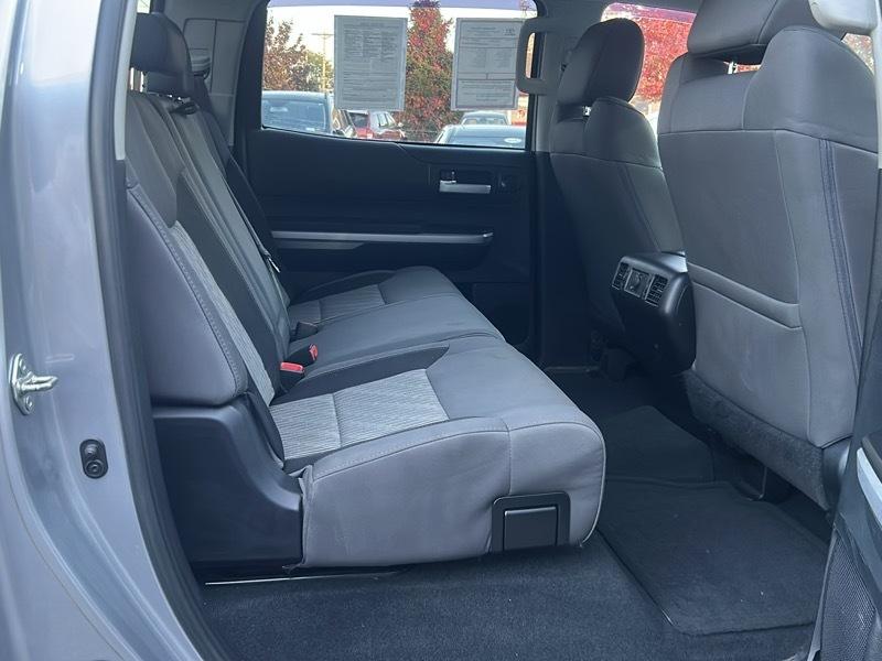 Toyota Tundra SR5 5.7L V8 CrewMax 4WD 2016
