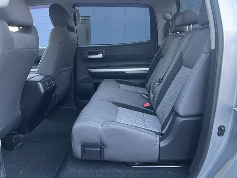 Toyota Tundra SR5 5.7L V8 CrewMax 4WD 2016
