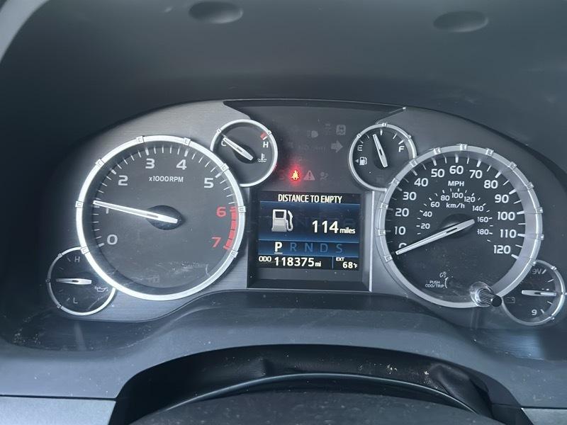 Toyota Tundra SR5 5.7L V8 CrewMax 4WD 2016