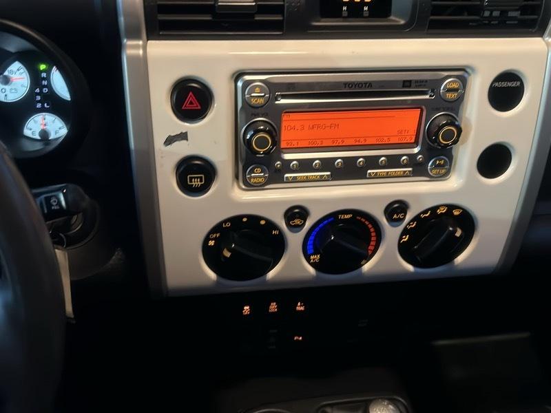 Toyota FJ Cruiser 4WD MT 2014