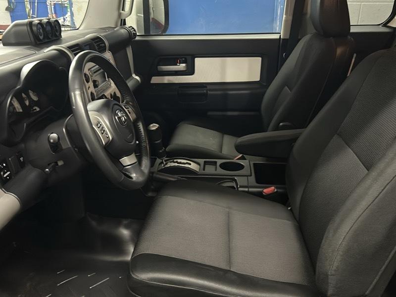 Toyota FJ Cruiser 4WD MT 2014
