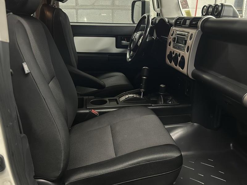Toyota FJ Cruiser 4WD MT 2014