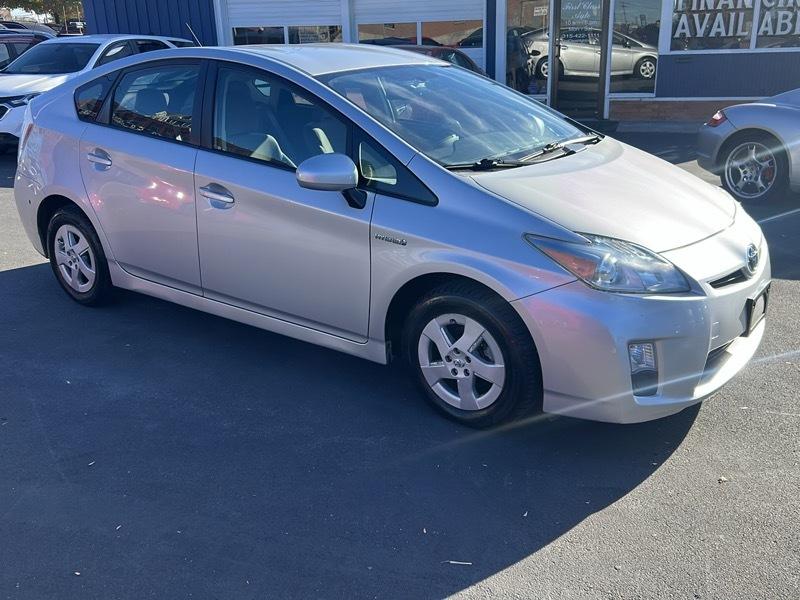 Toyota Prius Base 4D Hatchback 2010