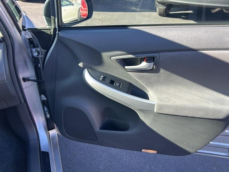 Toyota Prius Base 4D Hatchback 2010