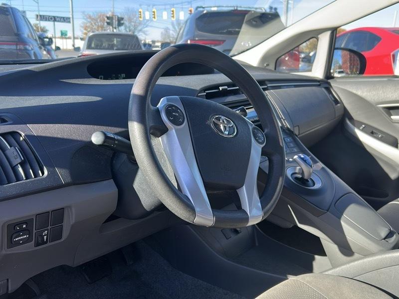 Toyota Prius Base 4D Hatchback 2010