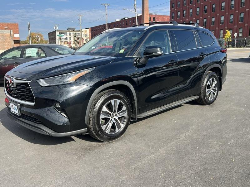 Toyota Highlander XLE AWD V6 2022