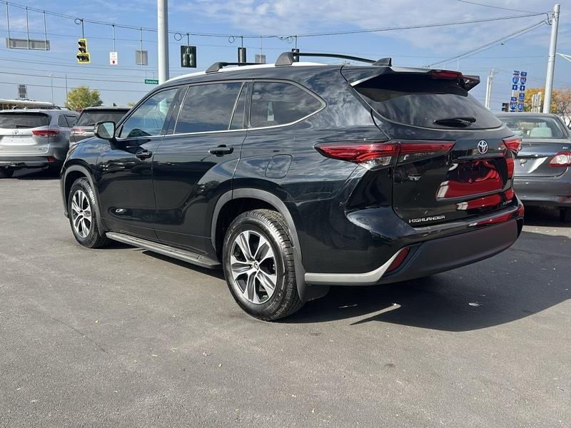 Toyota Highlander XLE AWD V6 2022
