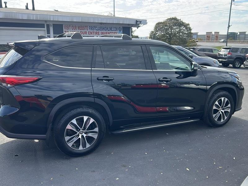 Toyota Highlander XLE AWD V6 2022