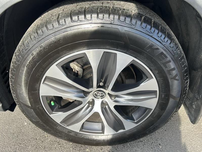 Toyota Highlander XLE AWD V6 2022