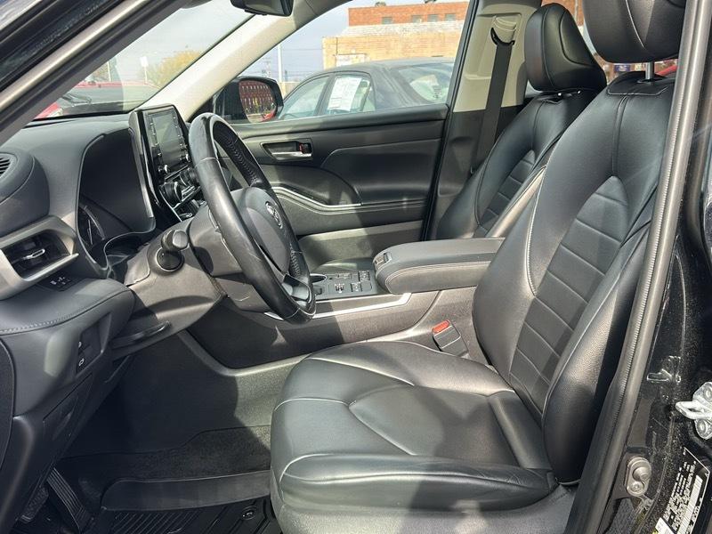 Toyota Highlander XLE AWD V6 2022