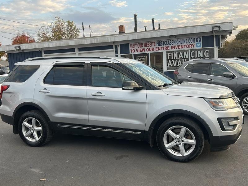 Ford Explorer 4dr 112" WB XLT 4WD 2017