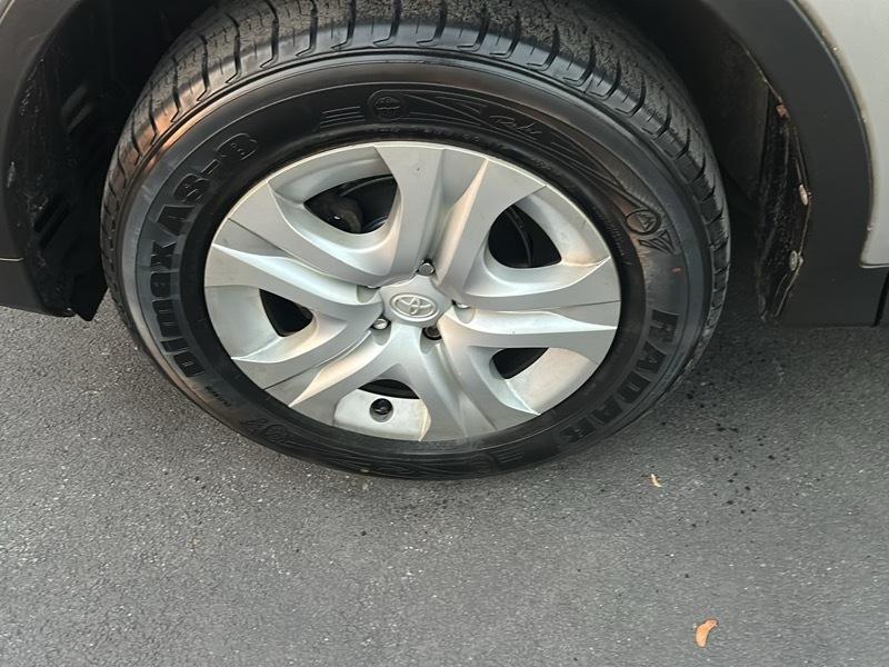 Toyota RAV4 LE AWD 2014