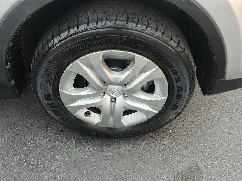 Toyota RAV4 LE AWD 2014