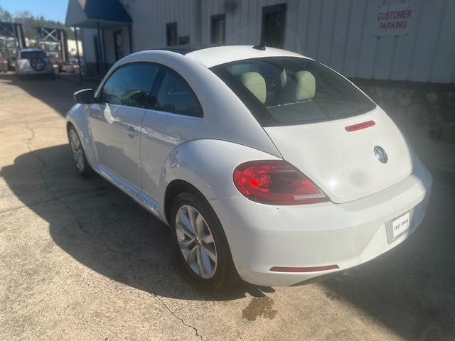 Volkswagen Beetle  2015