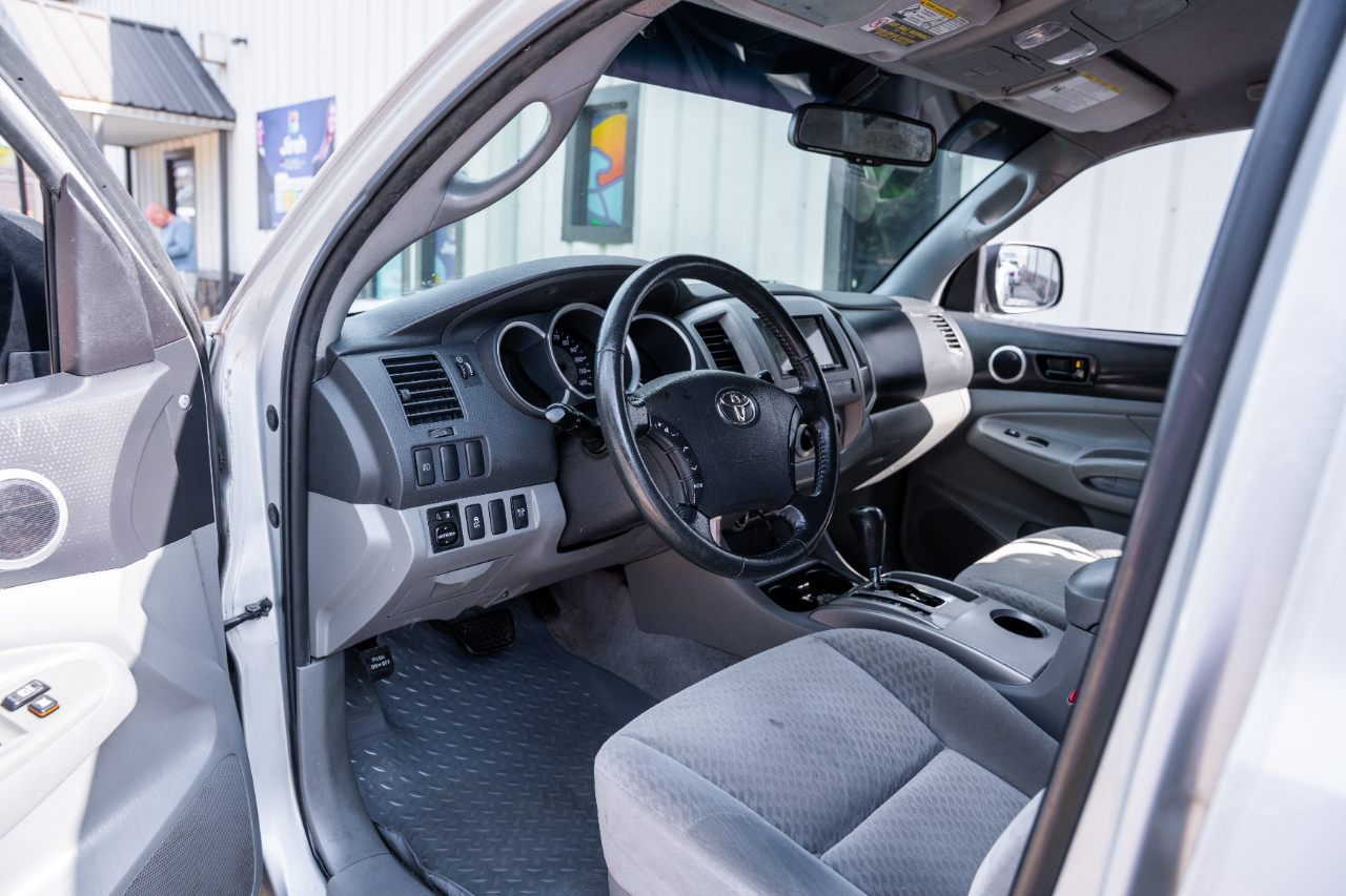 Toyota Tacoma PreRunner Double Cab V6 Auto 2WD 2010