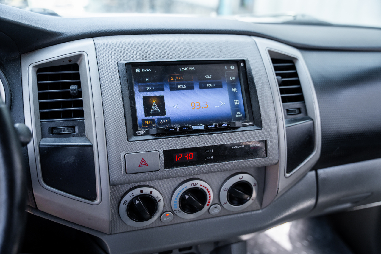 Toyota Tacoma PreRunner Double Cab V6 Auto 2WD 2010