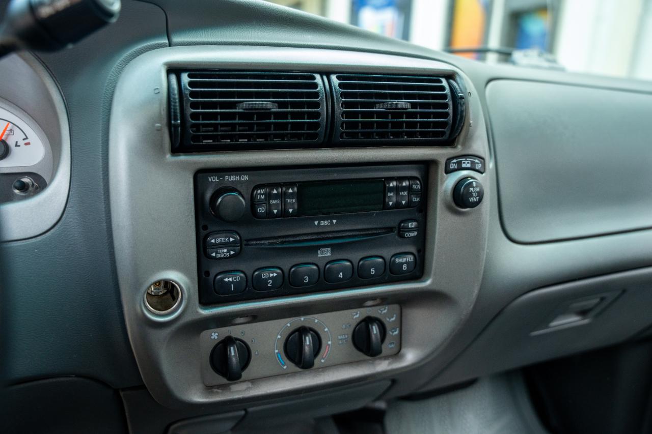 Ford Explorer Sport Trac Adrenalin 2WD 2004