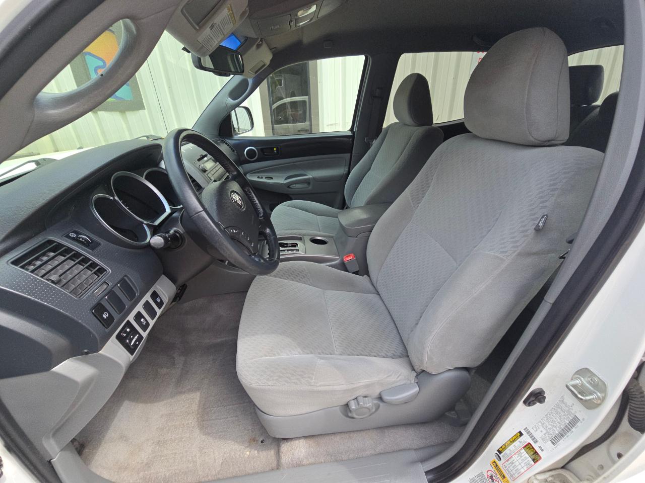 Toyota Tacoma PreRunner Double Cab V6 2WD 2009