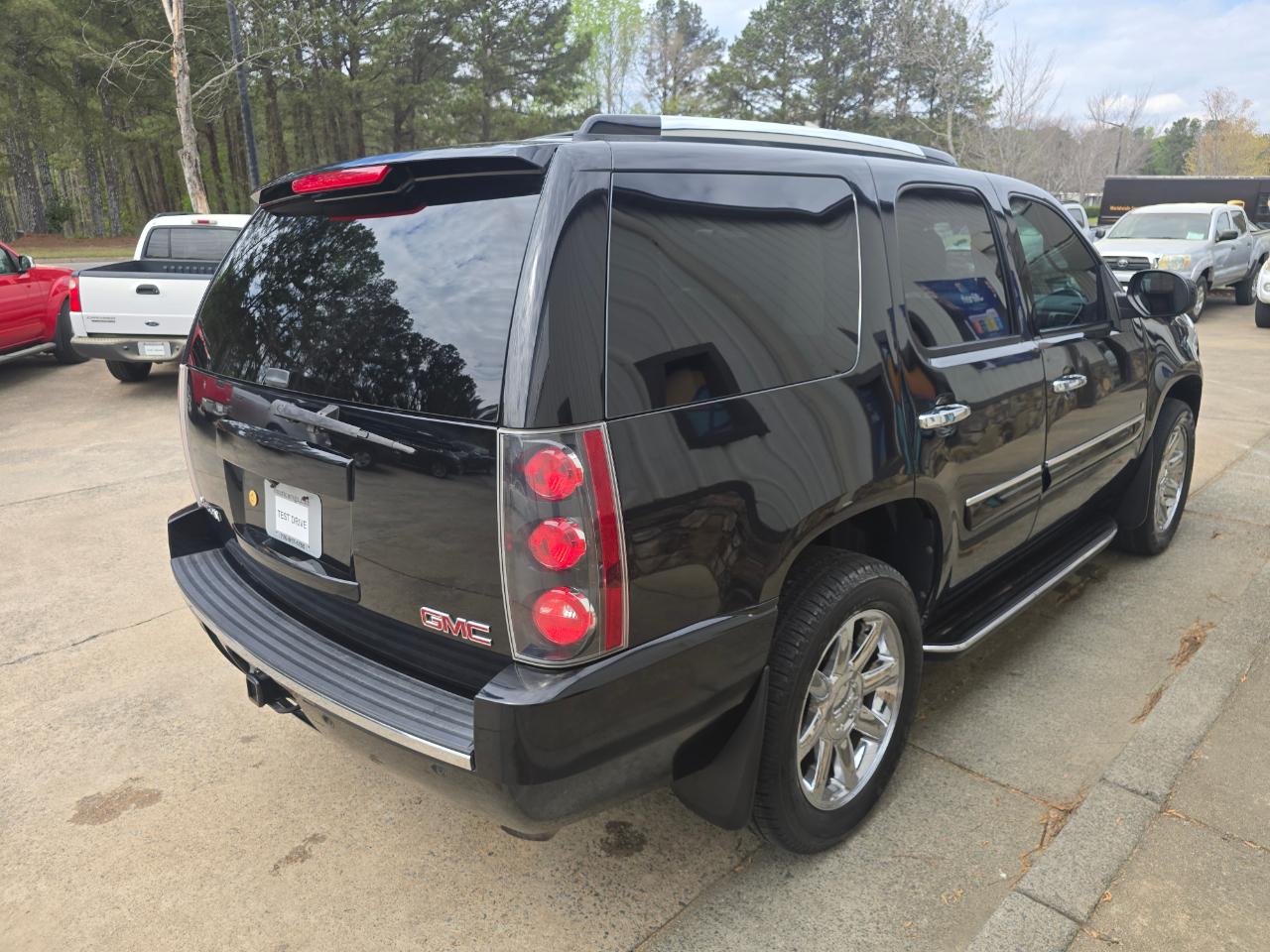 GMC Yukon Denali AWD 2007