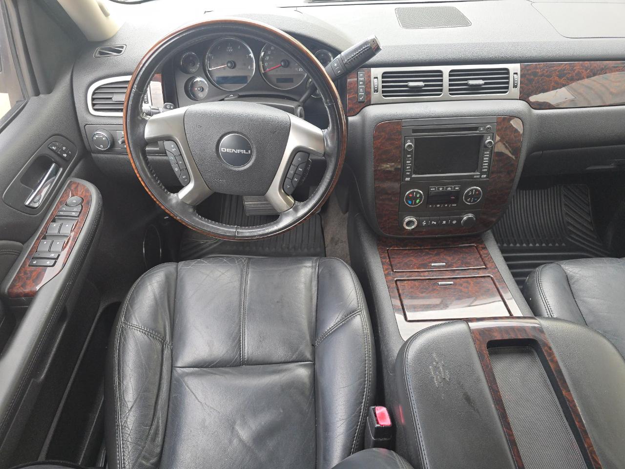 GMC Yukon Denali AWD 2007