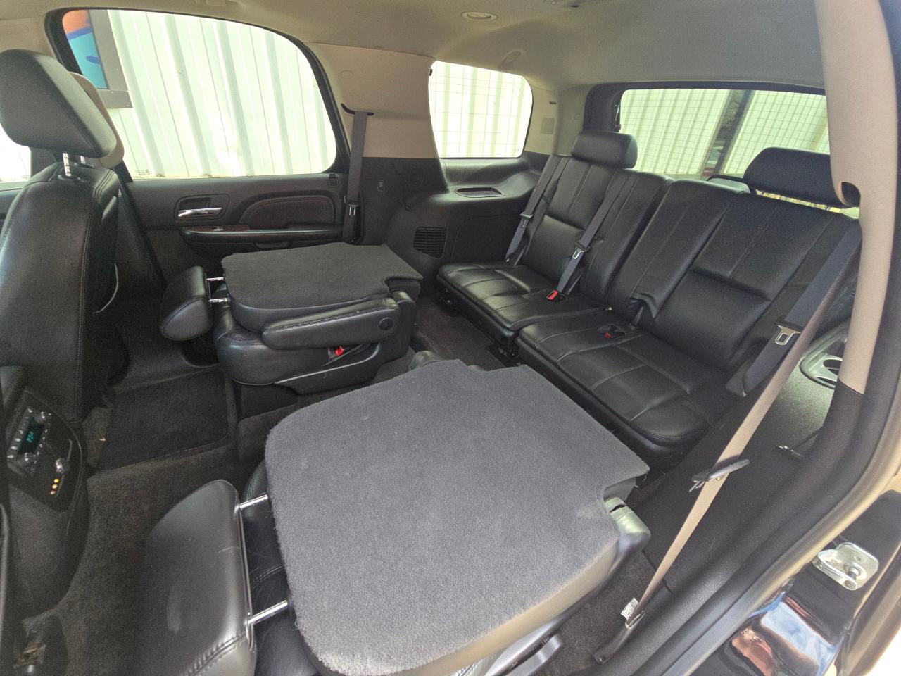 GMC Yukon Denali AWD 2007