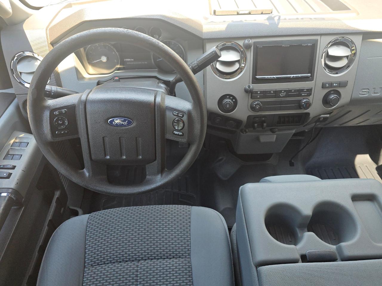Ford F-250 SD XLT Crew Cab Long Bed 4WD 2016