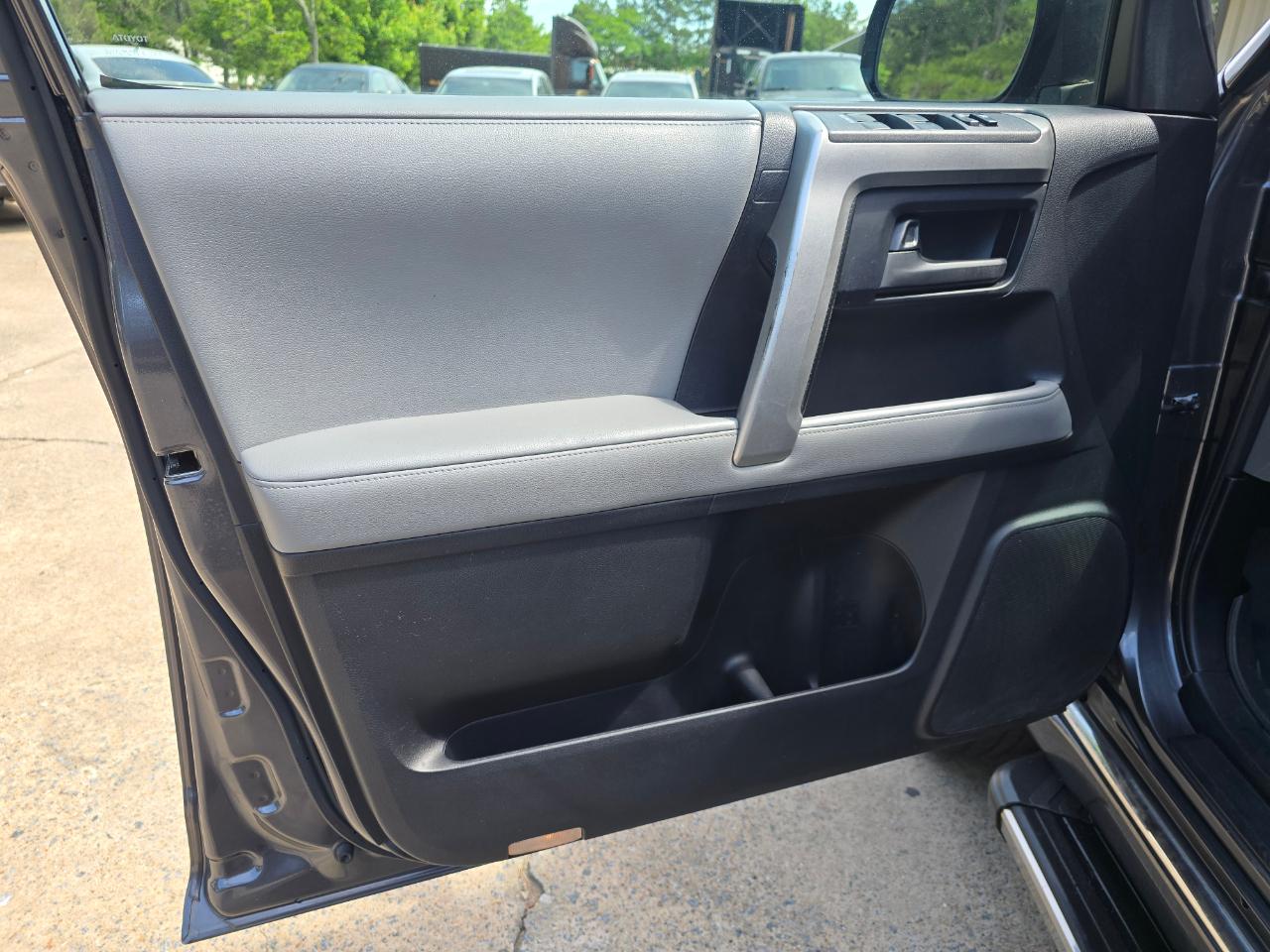 Toyota 4Runner SR5 4WD 2011