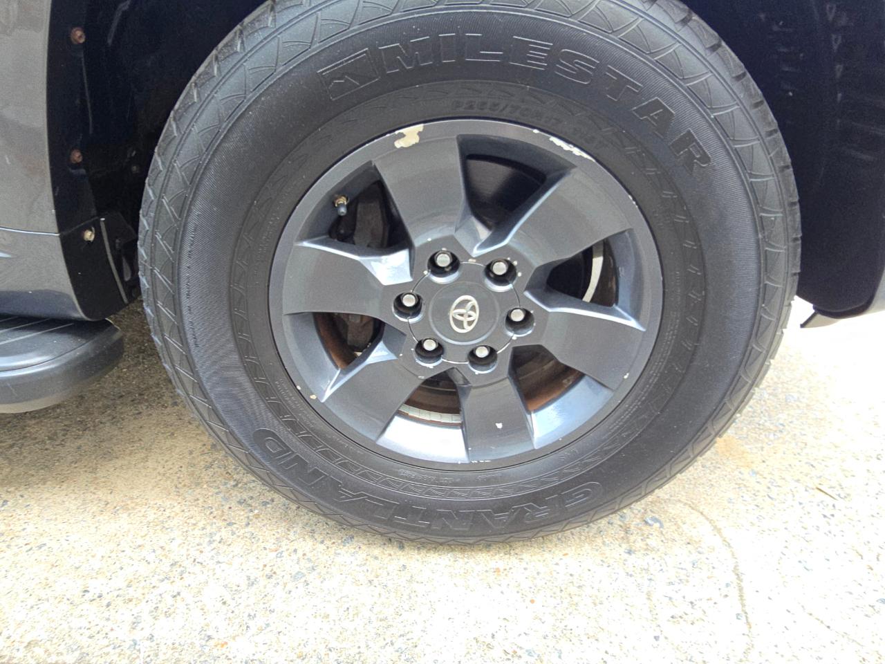 Toyota 4Runner SR5 4WD 2011