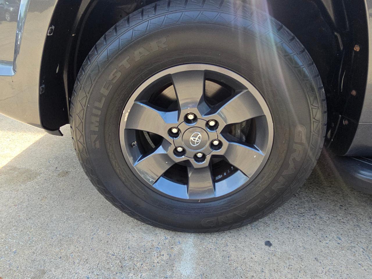 Toyota 4Runner SR5 4WD 2011