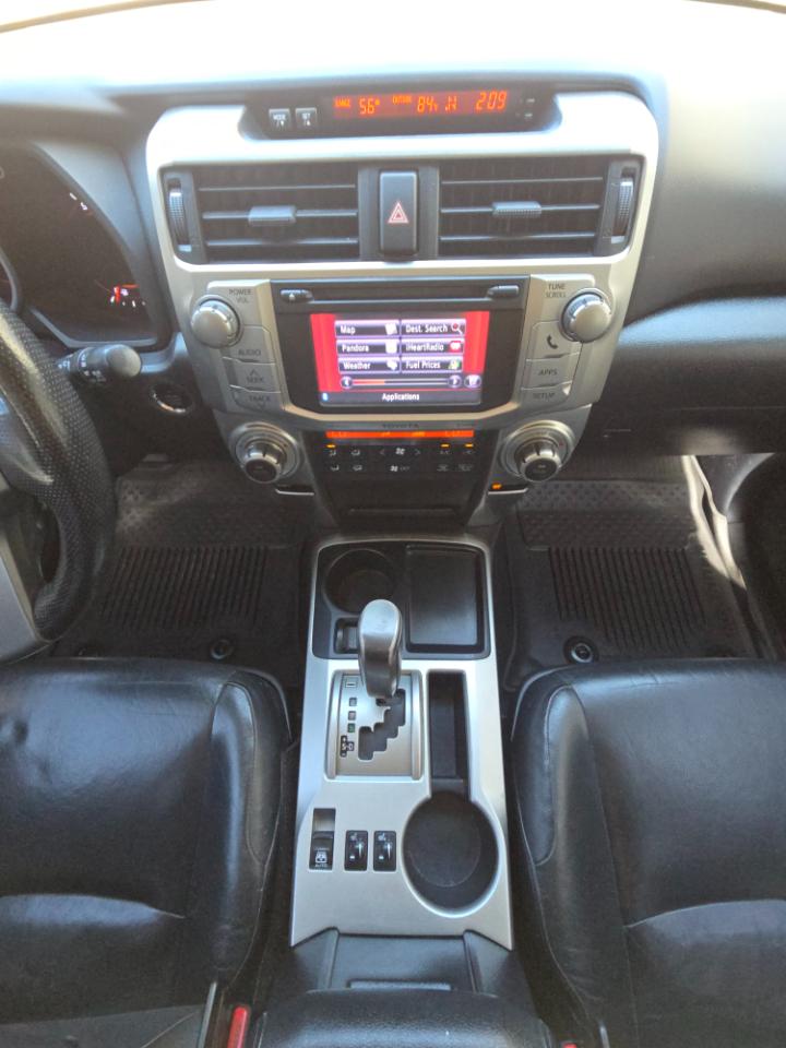Toyota 4Runner Limited 2WD V6 2013