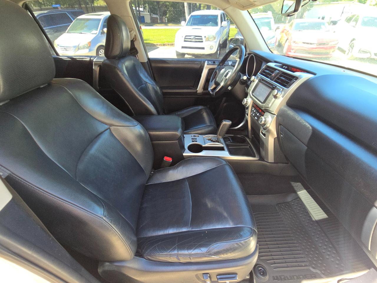 Toyota 4Runner Limited 2WD V6 2013