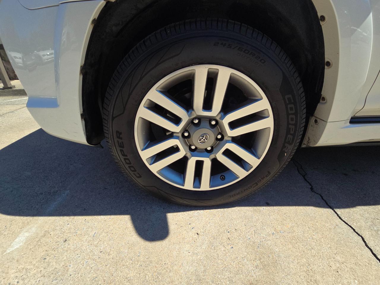 Toyota 4Runner Limited 2WD V6 2013