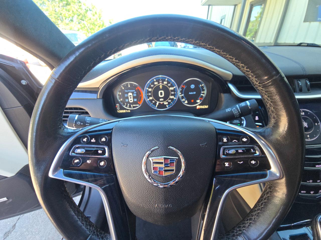 Cadillac XTS photo 11