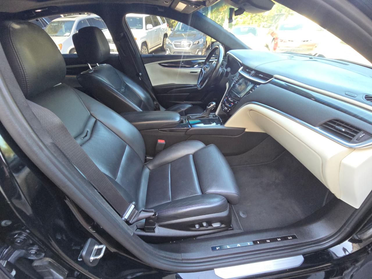 Cadillac XTS photo 13