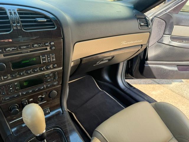 Ford Thunderbird photo 11