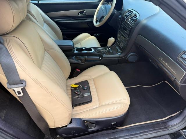 Ford Thunderbird photo 12