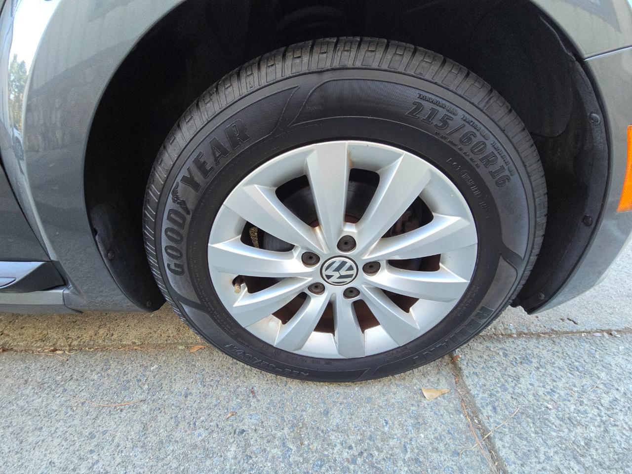Volkswagen Beetle 2.5L 2014