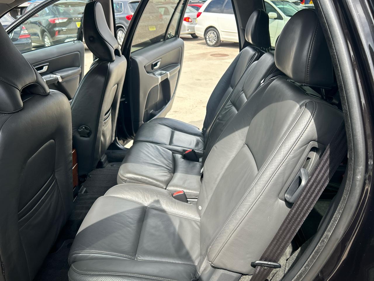 Volvo XC90 AWD 4dr V8 2010