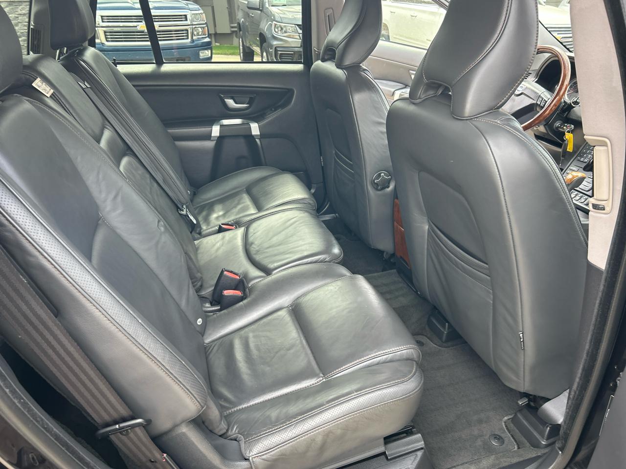 Volvo XC90 AWD 4dr V8 2010