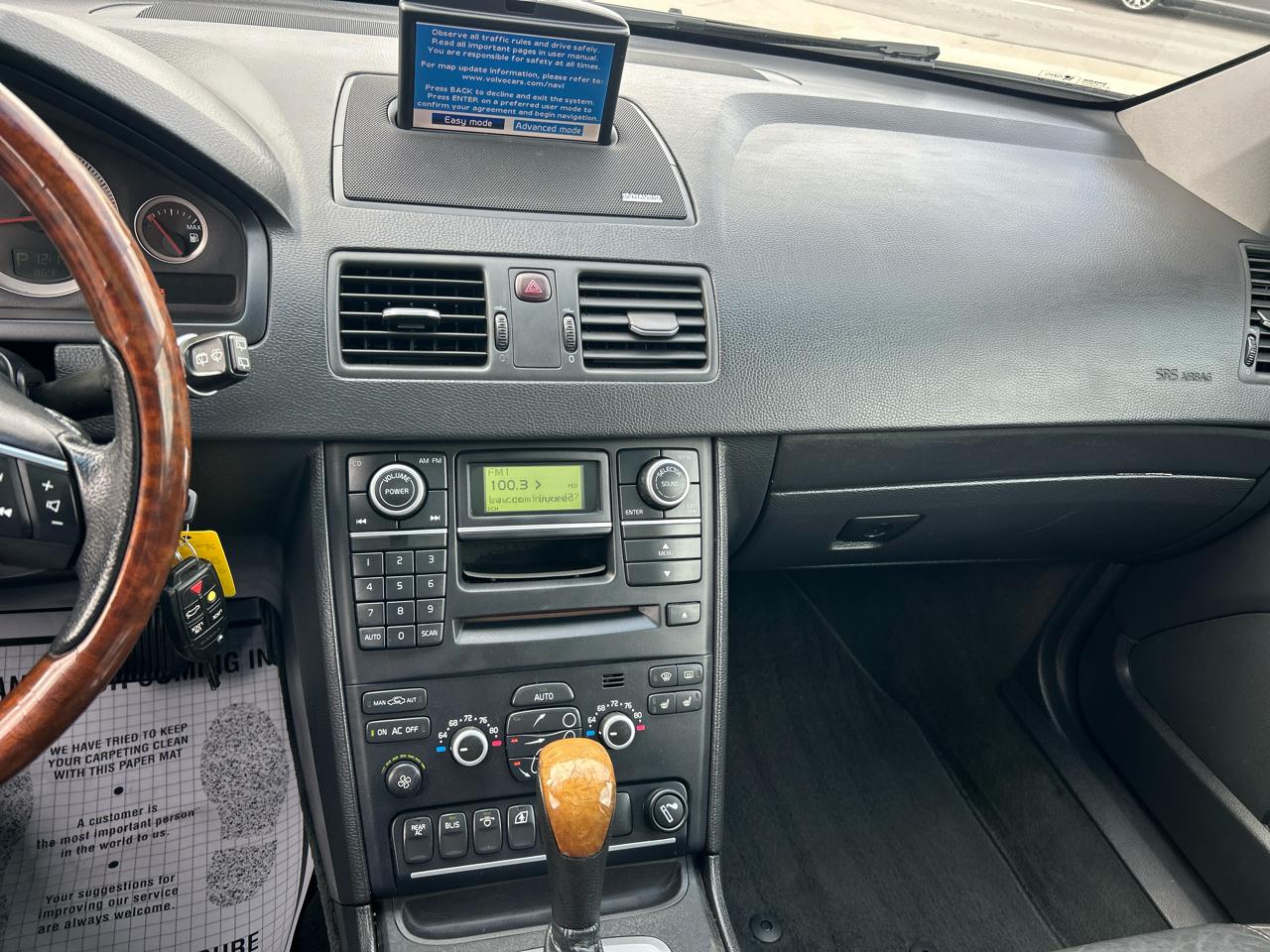 Volvo XC90 AWD 4dr V8 2010