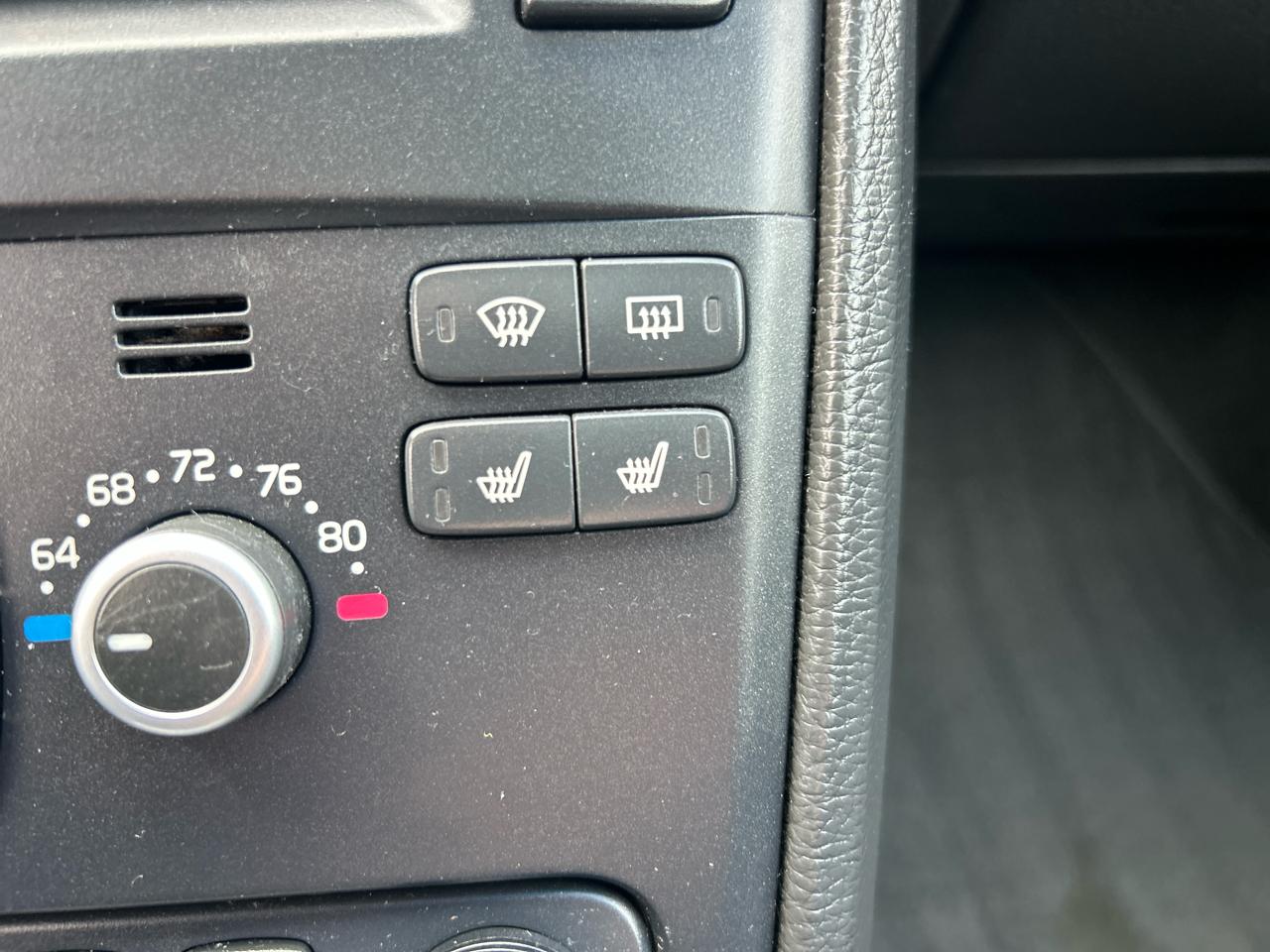 Volvo XC90 AWD 4dr V8 2010