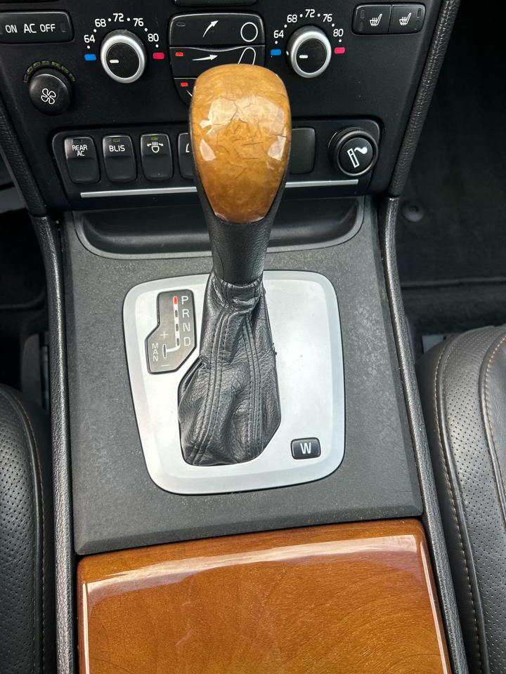 Volvo XC90 AWD 4dr V8 2010