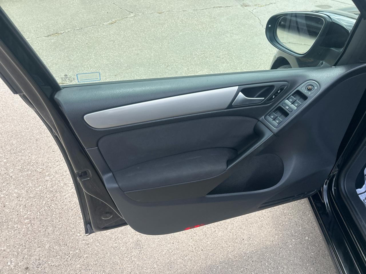 Volkswagen Golf 4dr HB DSG TDI w/Sunroof & Nav 2014