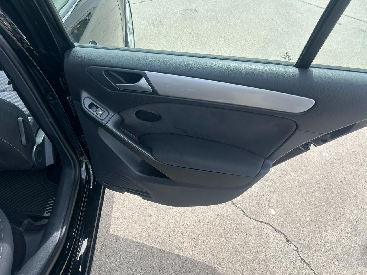 Volkswagen Golf 4dr HB DSG TDI w/Sunroof & Nav 2014