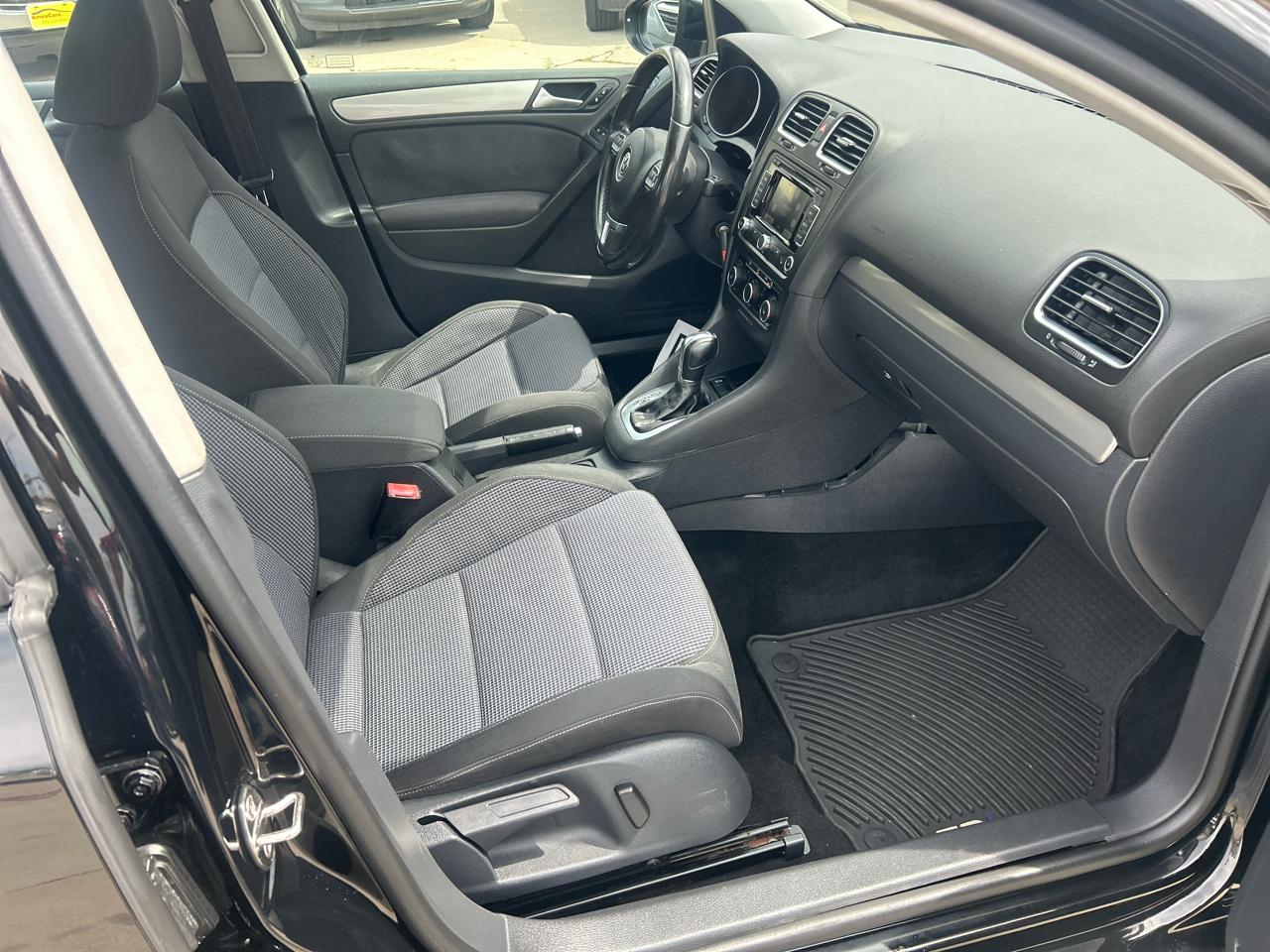 Volkswagen Golf 4dr HB DSG TDI w/Sunroof & Nav 2014
